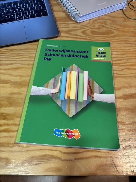 9789006622287-Onderwijsassistent-School-en-didactiek-PW-niveau-4-Theorieboek