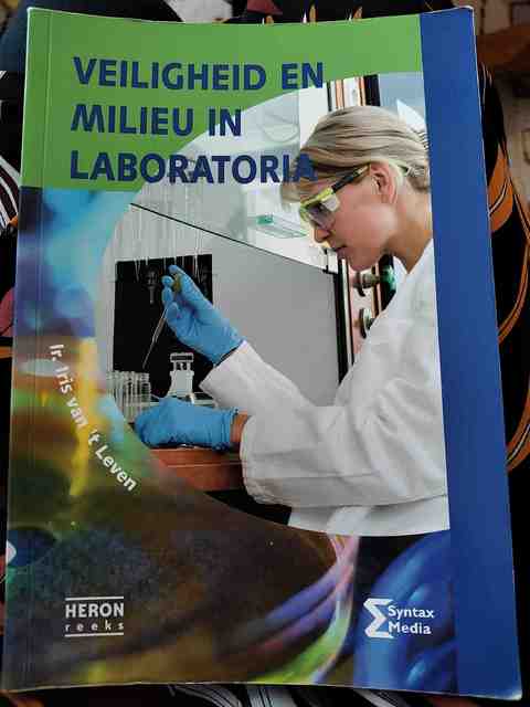 9789077423851-Veiligheid-en-milieu-in-laboratoria