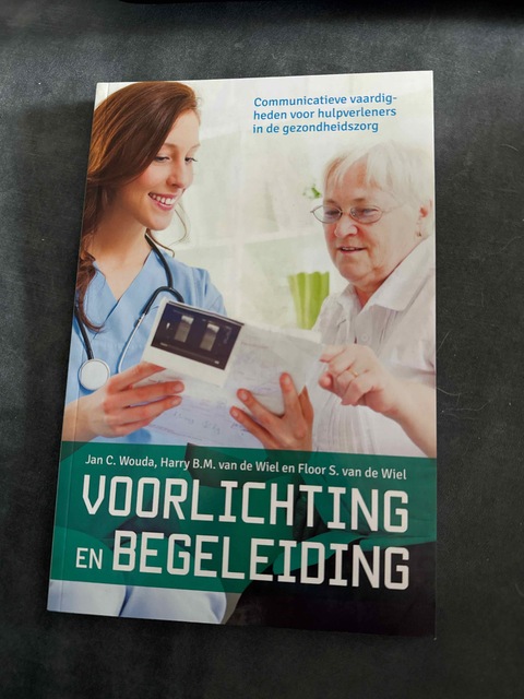 9789023252436-Voorlichting-en-begeleiding