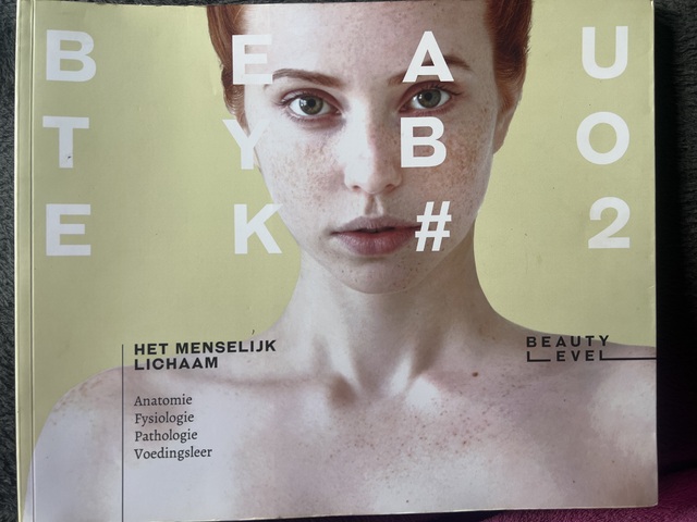 9789492548207-Beauty-Level-Beautyboek-%232