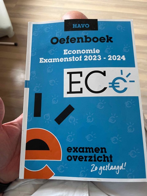 9789464382082-economie-examenstog-2023-2024