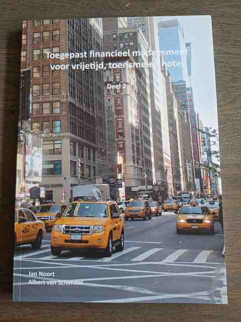 9789083065212-Toegepast-financieel-management-voor-vrijetijd-toerisme-en-hote