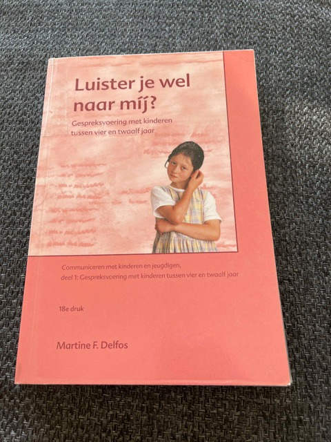 9789088505102-Luister-je-wel-naar-mij
