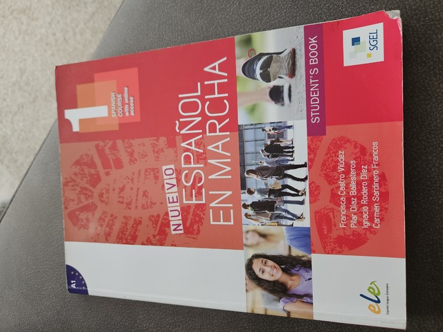 9789054513827-Nuevo-espa%C3%83%C2%B1ol-en-marcha-para-hablantes-de-ingles-Nivel-A-1-Libro-del-alumno-CD-audio