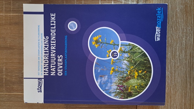 9789057735219-Handreiking-natuurvriendelijke-oevers