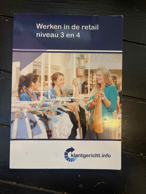 9789037227802-Werken-in-de-retail-niveau-3-en-4