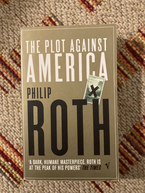 9780099484882-The-plot-against-America