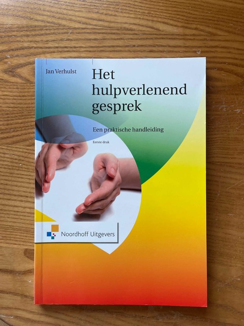 9789001709556-Het-hulpverlenend-gesprek