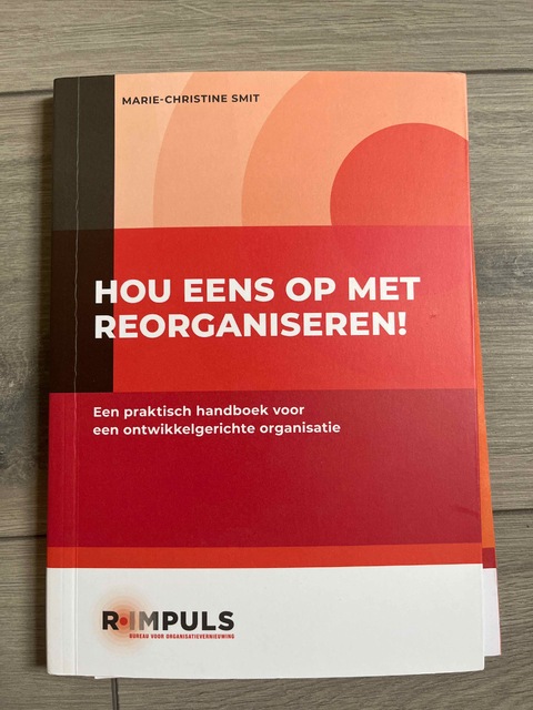 9789083006260-hou-is-op-met-reorganiseren-