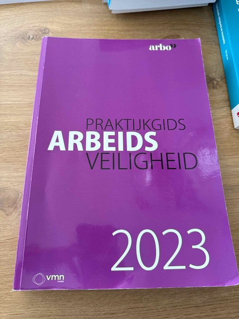 9789462157880-Praktijkgids-arbeidsveiligheid-2023