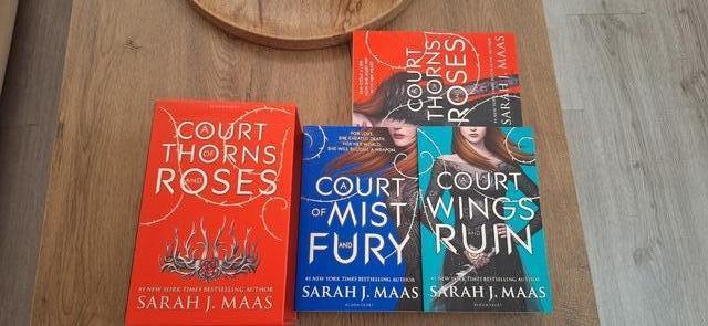 9781408891995-A-Court-of-Thorns-and-Roses-Box-Set