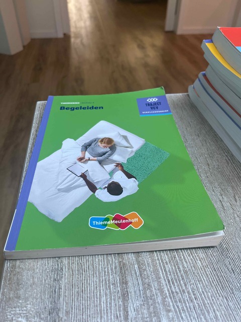 9789006910339-Begeleiden-niveau-4-Theorieboek