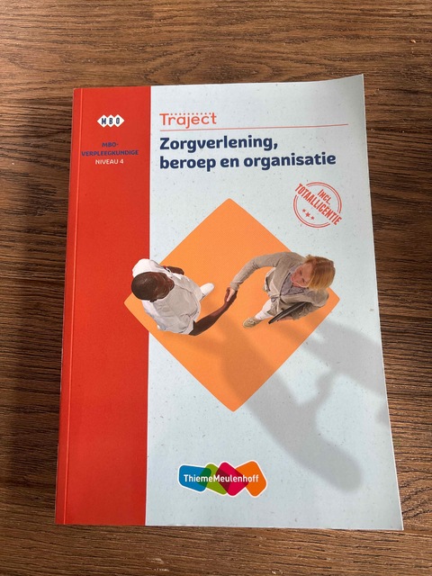 9789006953411-Traject-Combipakket-Zorgverlening-beroep-en-organisatie-niv-4-boek-en-totaallicentie-1-jaar