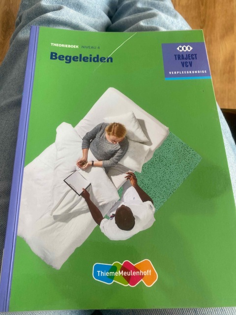 9789006910339-Begeleiden-niveau-4-Theorieboek