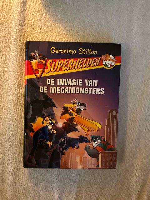 9789085921240-De-Invasie-Van-De-Mega-Monsters