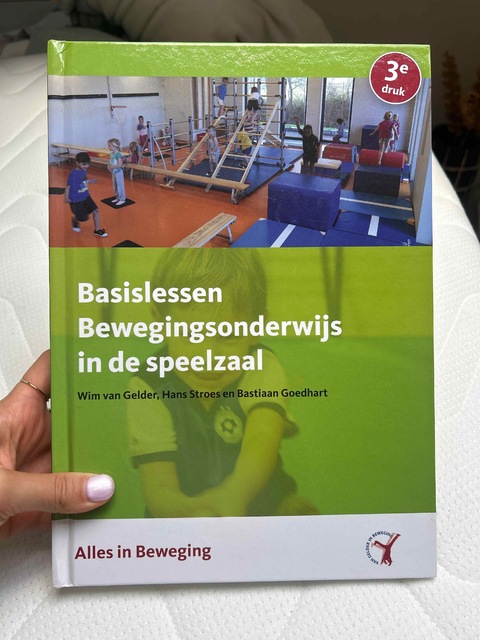 9789082363203-Basislessen-bewegingsonderwijs-in-de-speelzaal