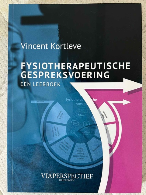 9789082609905-Fysiotherapeutische-gespreksvoering-een-leerboek