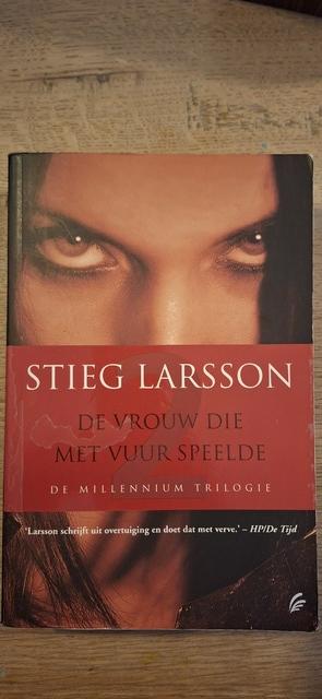 9789056723095-De-vrouw-die-met-vuur-speelde