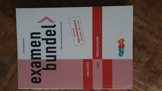 9789006639858-Examenbundel-vwo-Natuurkunde-20222023