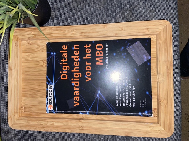 9789492442208-Digitale-vaardigheden-voor-het-MBO