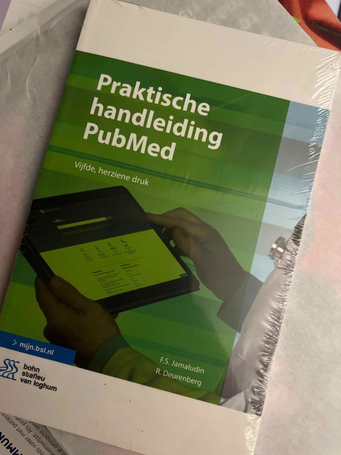 9789036825528-Praktische-handleiding-PubMed