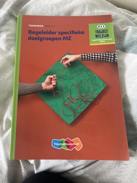 9789006858969-Begeleider-specifieke-doelgroepen-MZ-Niveau-3-Theorieboek