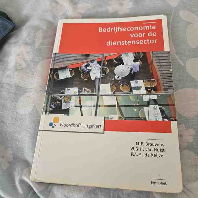 9789001702489-Bedrijfseconomie-voor-de-dienstensector