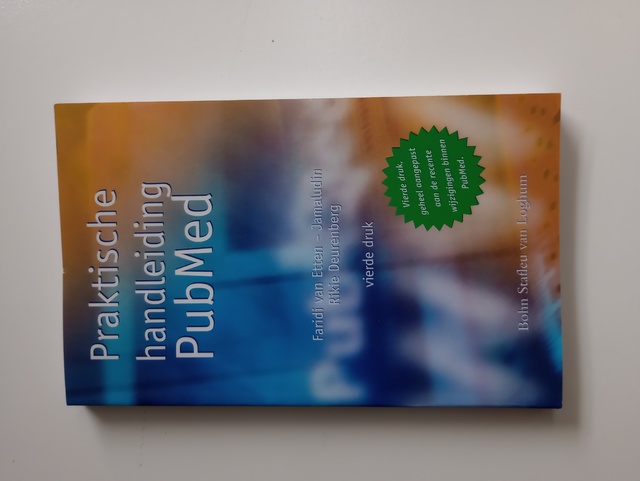 9789031390717-Praktische-handleiding-PubMed