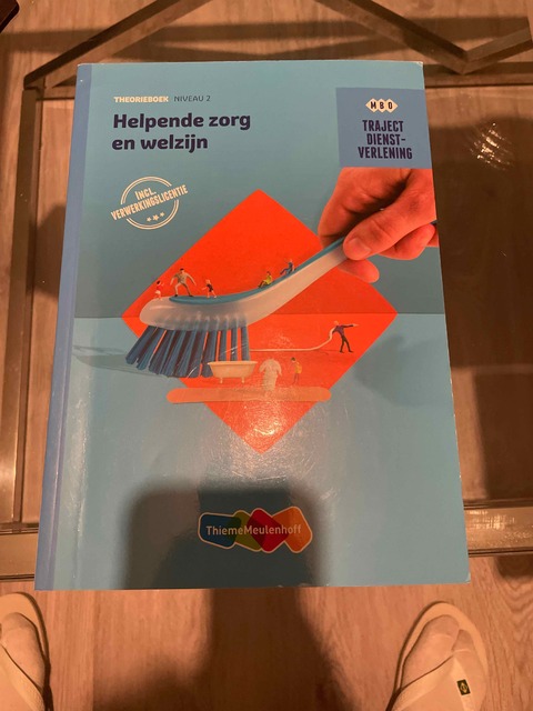 9789006504026-Traject-Combipakket-Dienstverlening-Helpende-Zorg-en-welzijn-niveau-2-boek-en-verwerkingslicentie-1-jaar