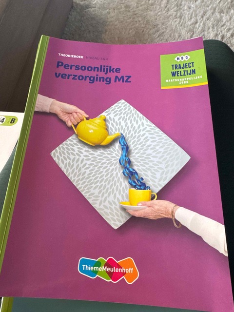 9789006858914-Persoonlijke-verzorging-MZ-Niveau-3-4-Theorieboek