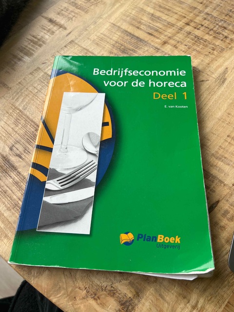 9789074625555-Bedrijfseconomie-voor-de-horeca-1