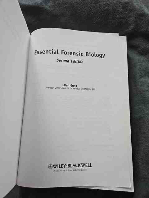 9780470758038-Essential-Forensic-Biology