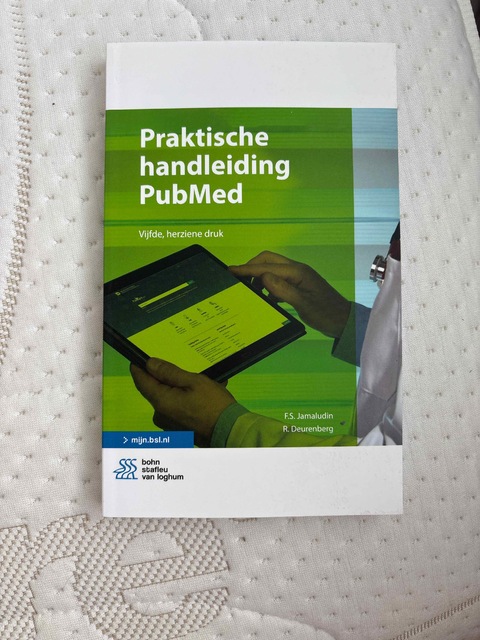 9789036825528-Praktische-handleiding-PubMed