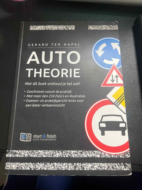 9789082782301-Auto-Theorieboek-Rijbewijs-B-2019--Start-Finish-lesmethode-950-oefenvragen