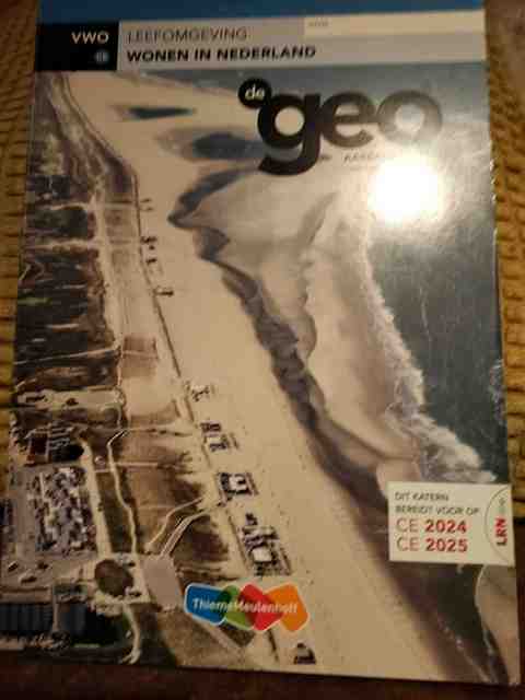 9789006909517-De-Geo-LRN-line-CE-2024-en-CE-2025-boek-vwo-Wonen-in-Nederland