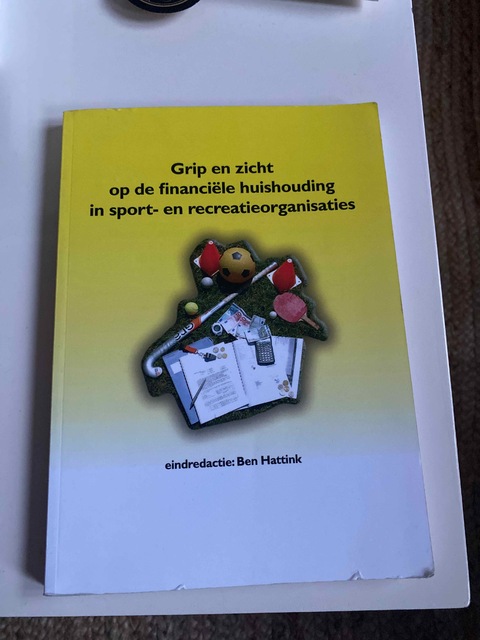 9789081718714-Grip-en-zicht-op-de-financiele-huishouding-in-sport-en-recreati