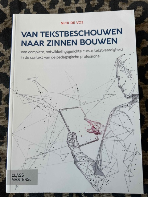 9789083073880-van-tekst-beschouwen-naar-zinnen-bouwen