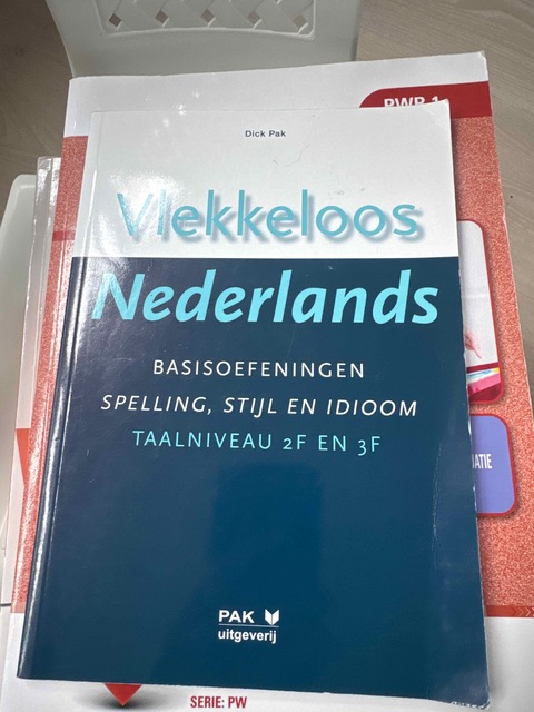 9789077018132-Vlekkeloos-Nederlands-Basisoefeningen-spelling-stijl-en-idioom-taalniveau-2F-en-3F