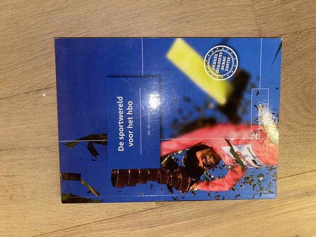 9789054724117-De-sportwereld-voor-het-hbo