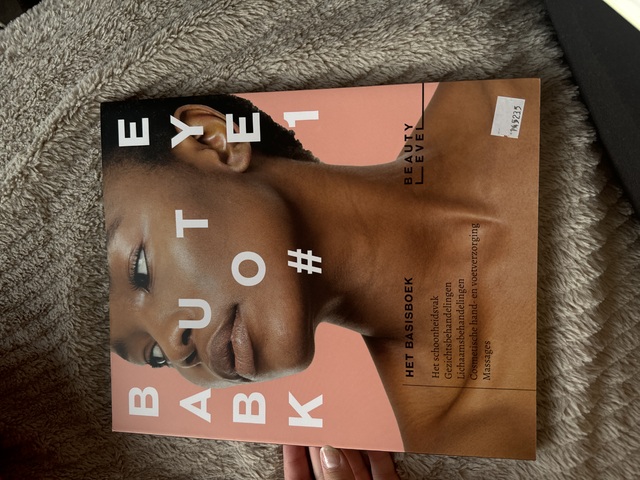 9789492548375-Beauty-Level-Beautyboek-%231