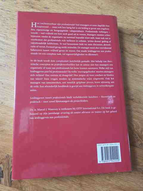 9789055942220-Leidinggeven-tussen-professionals