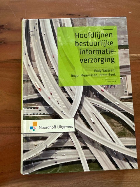 9789001778095-Hoofdlijnen-Bestuurlijke-Informatieverzorging