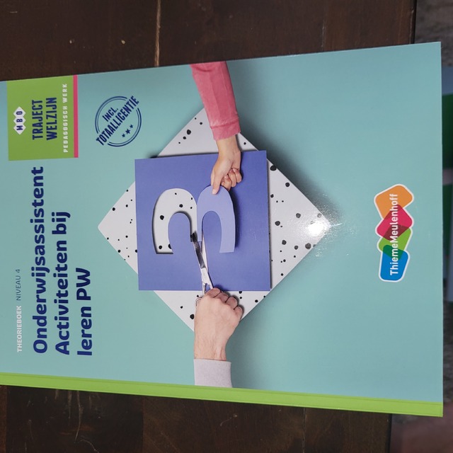 9789006239546-Traject-Combipakket-Onderwijsassistent-Activiteiten-bij-leren-PW-niveau-4-boek-en-totaallicentie-1-jaar