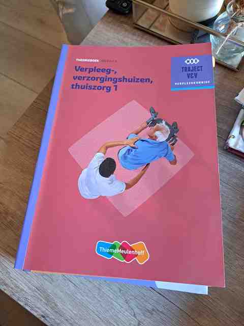 9789006910414-Verpleeg-verzorgingshuizen-thuiszorg-1-niveau-4