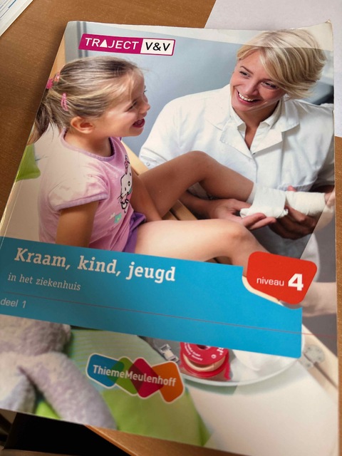 9789006925227-Kraam-kind-jeugd-in-het-ziekenhuis-1-niveau-4