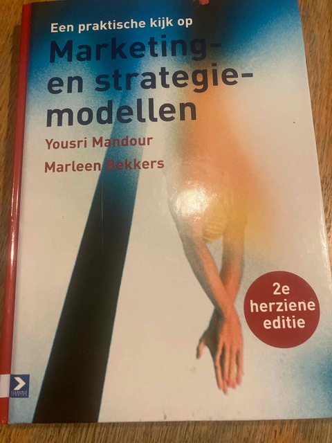 9789052617435-Een-praktische-kijk-op-marketing-en-strategiemodellen