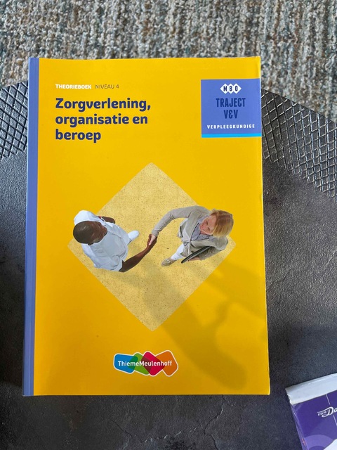 9789006910360-Zorgverlening-organisatie-en-beroep-niveau-4