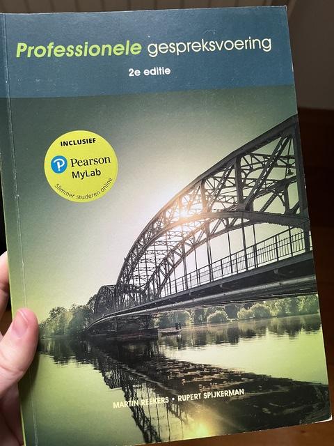 9789043034647-Professionele-gespreksvoering