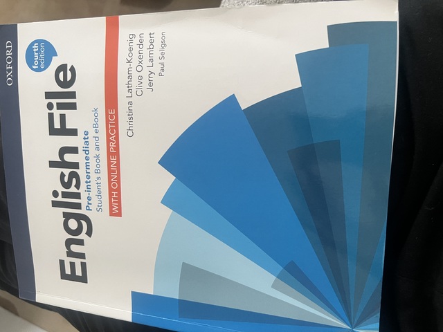 9780194062404-English-File--Pre-Intermediate-fourth-edition-Student%C3%A2%C2%80%C2%99s-Book-with-Online-Practice-and-e-book