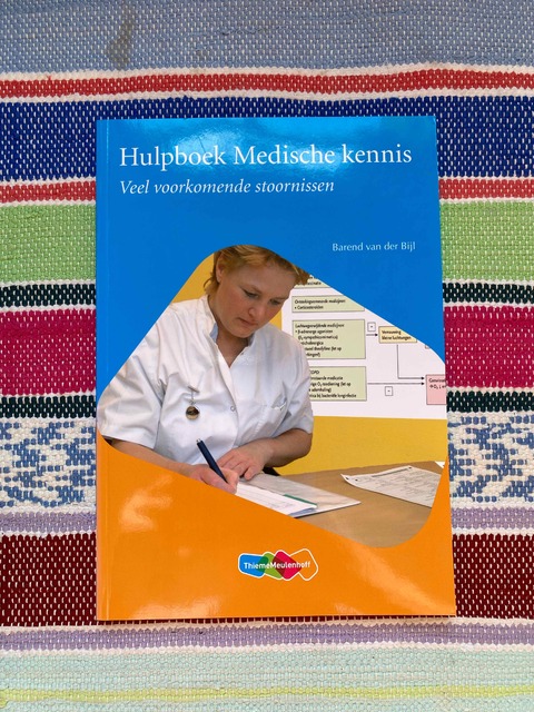 9789006951950-Hulpboek-medische-kennis